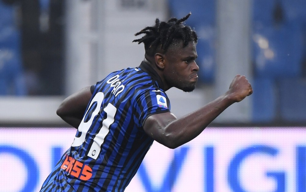 真人娱乐-阿贾克斯意外输球，赛季前景堪忧！(阿贾克斯赢了吗)