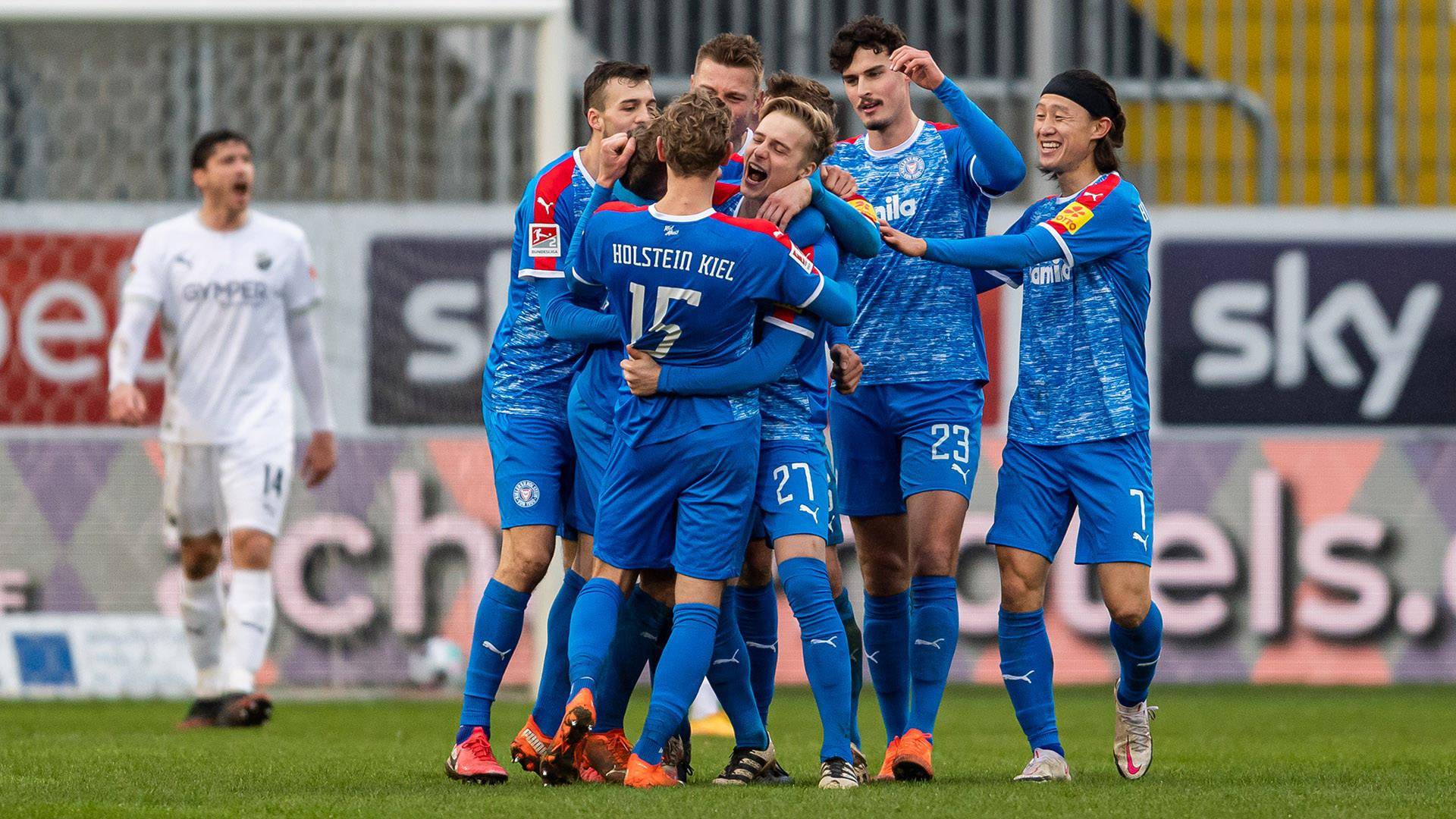 柏林赫塔全队备战下轮比赛，迎战顶尖对手(柏林赫塔球迷)