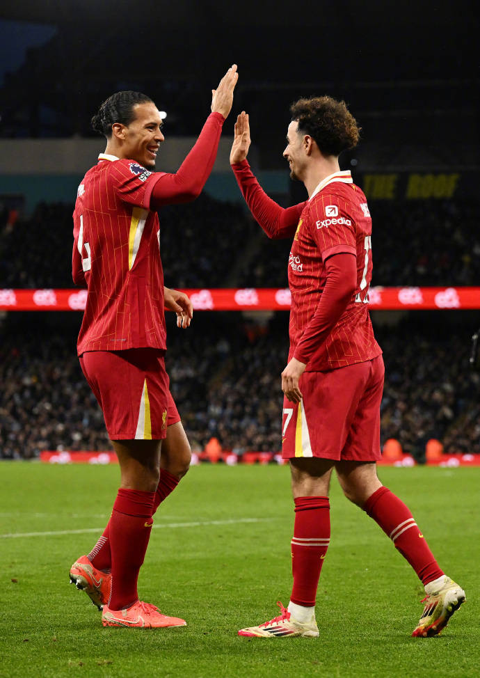 足球直播-范迪克破门,利物浦击败巴黎晋级欧冠决赛(利物浦欧冠捧杯)