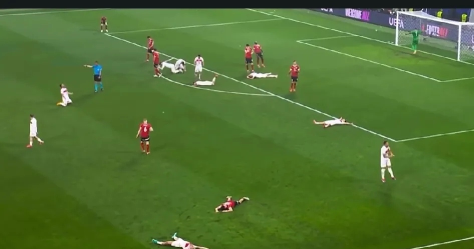 电竞直播-这场球赛的胜败关键是队员们的齐心协力