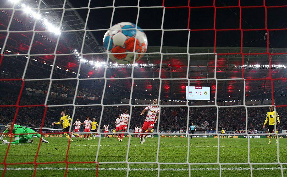 赛事分析-关于法兰克福客场击败强敌，赢得关键三分重返欧战区的信息