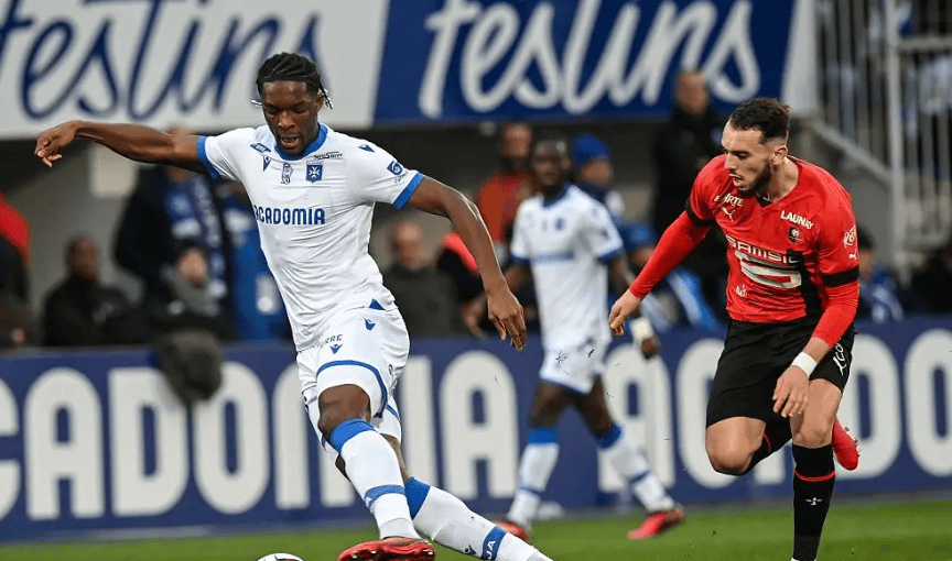 体育娱乐平台-亚眠俱乐部赢得关键胜利，脱离降级区域的简单介绍